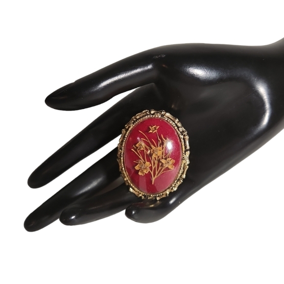 Vintage Jewelry - Vintage Dried Flowers on Velvet Brooch